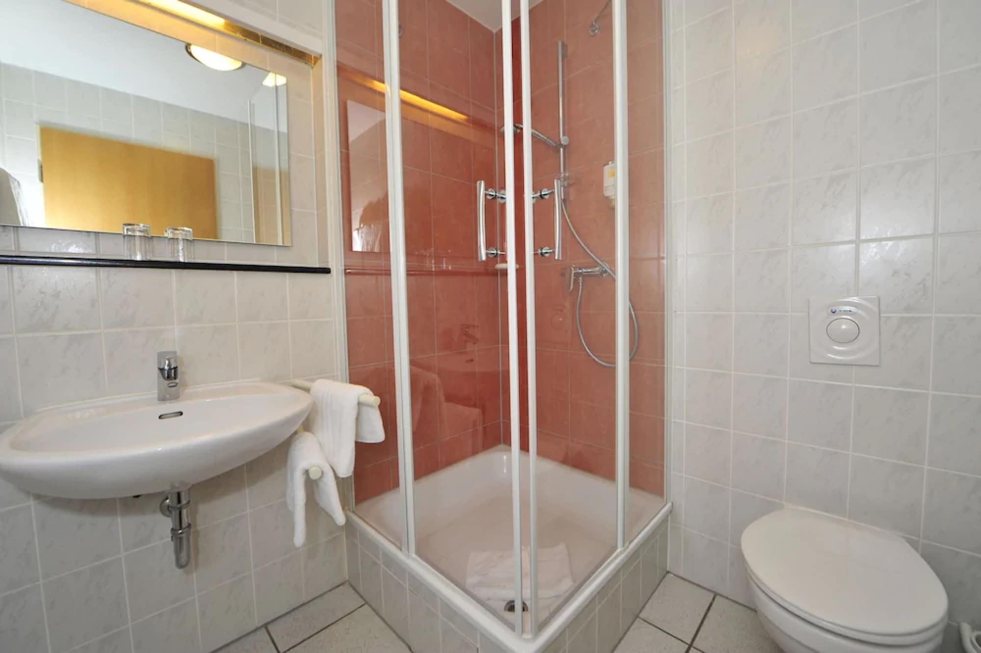 Hotel Godewind Rostock Buitenkant foto